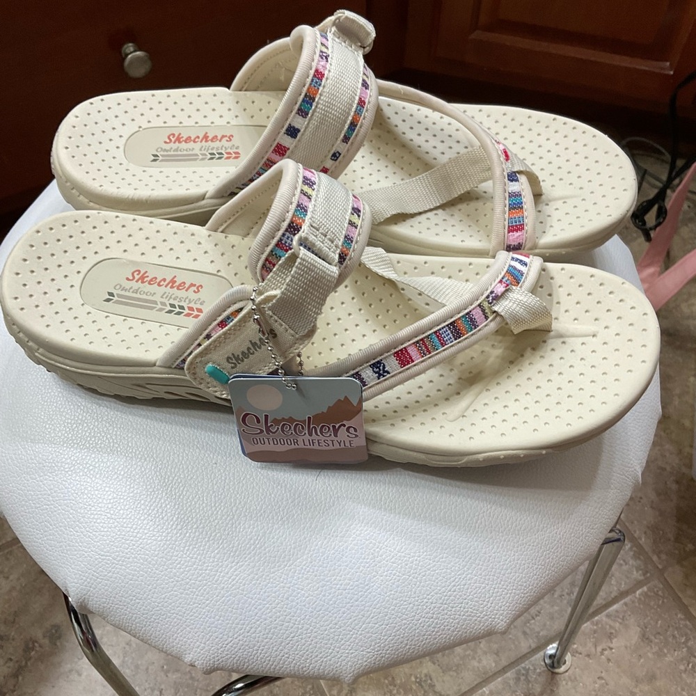 NWT Skechers Ladies Mad Swag Beige Sandals with Colorful Straps Size 10 - Picture 3 of 7